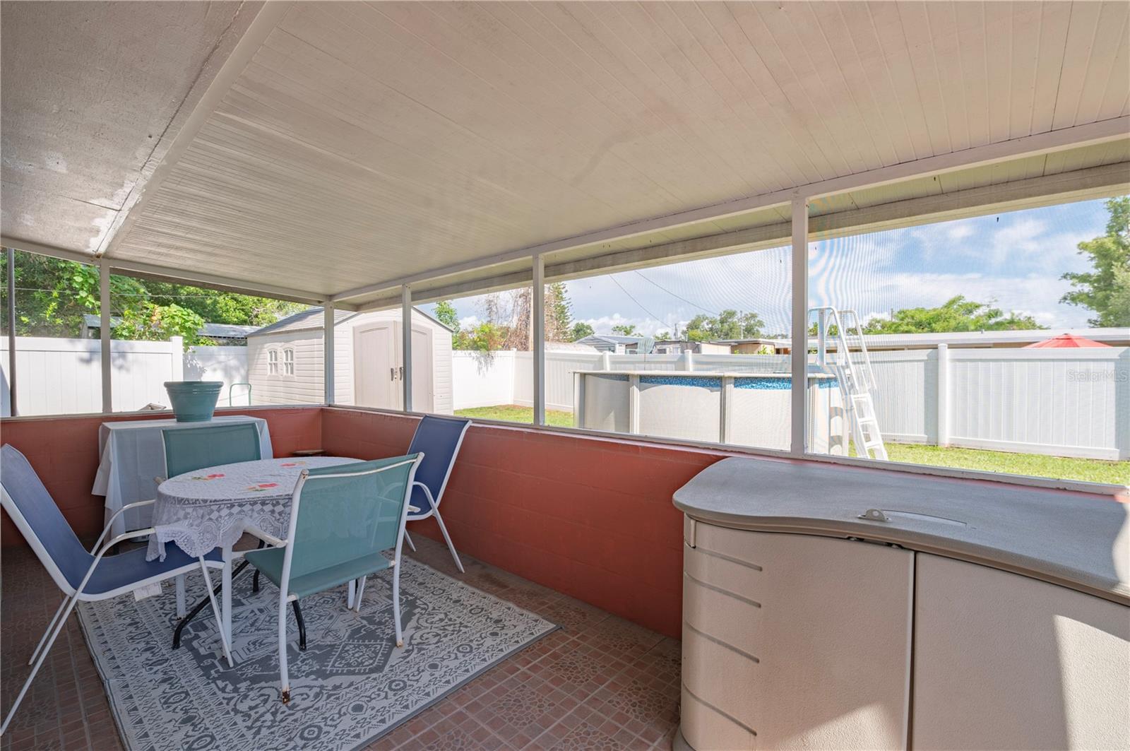 6913 W Clifton St Property Photo 10