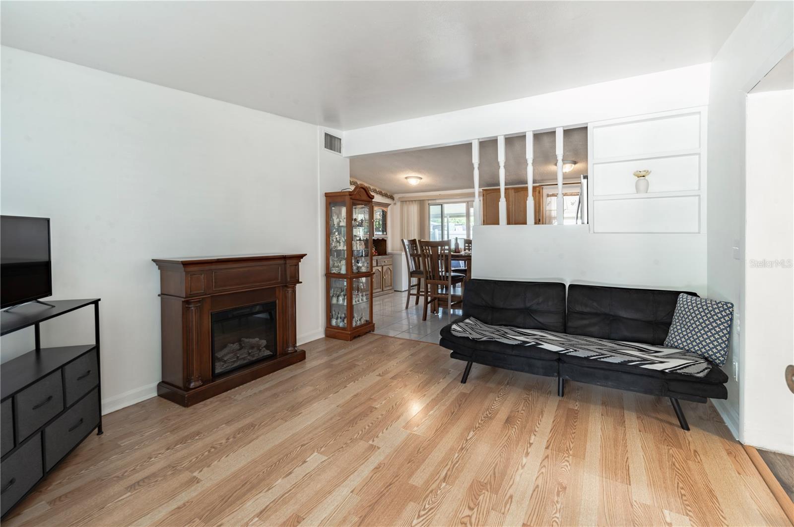 6913 W Clifton St Property Photo 12