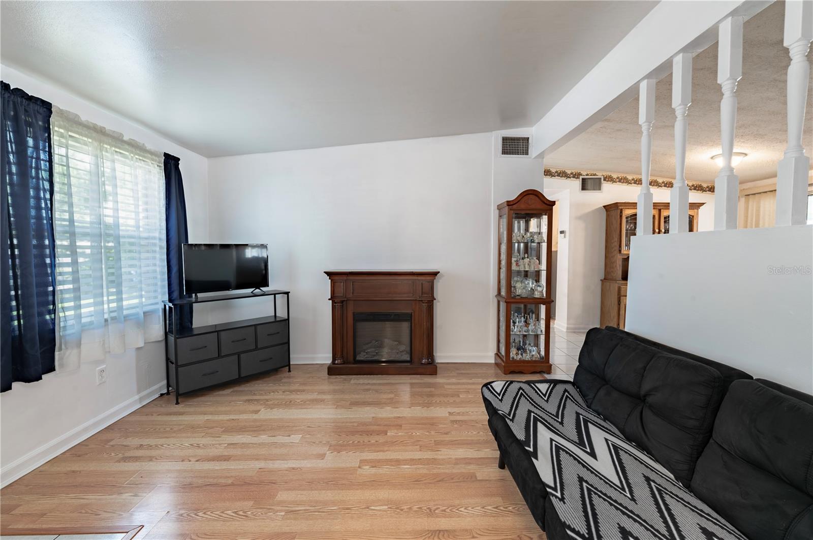 6913 W Clifton St Property Photo 13