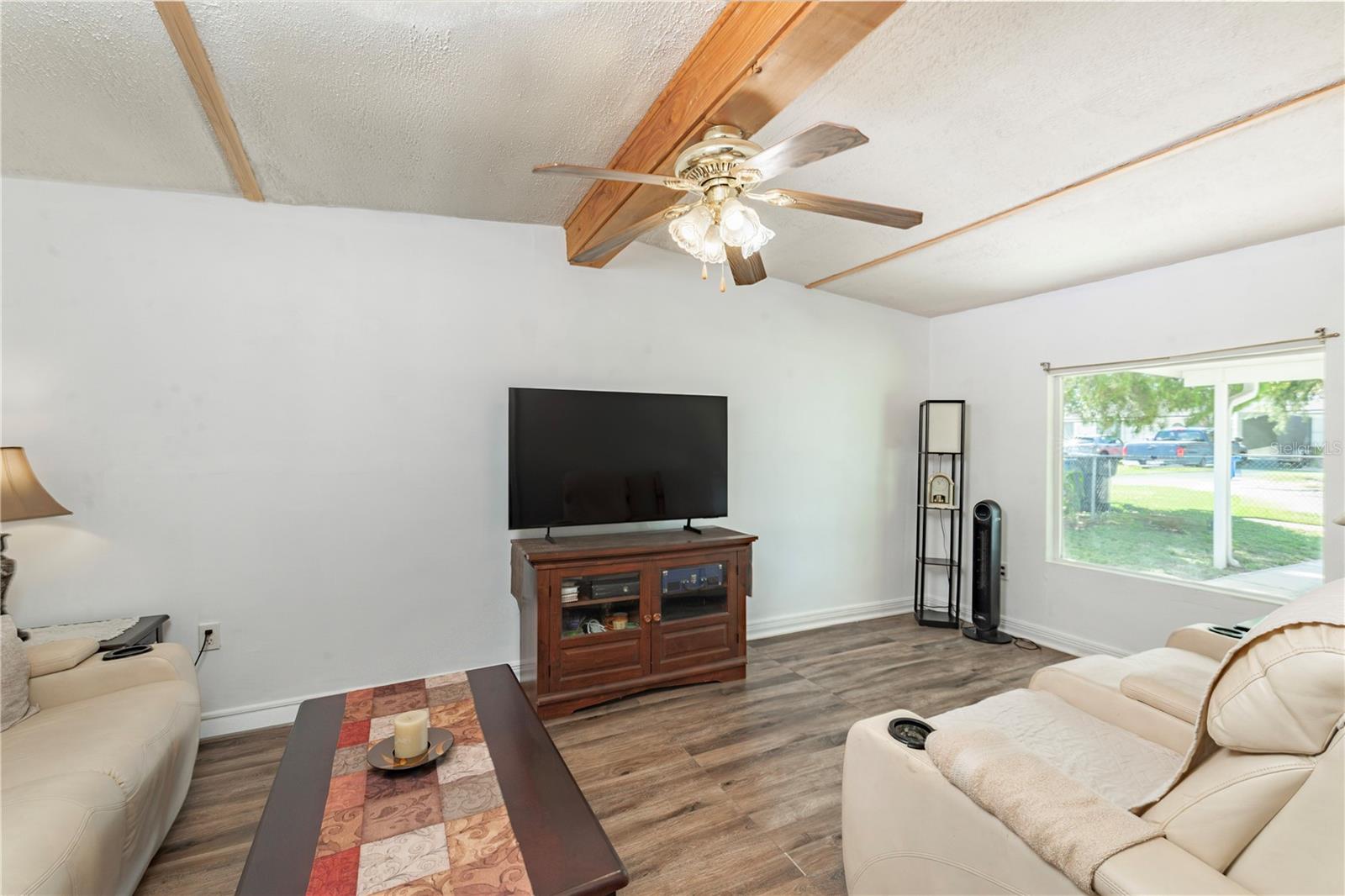 6913 W Clifton St Property Photo 15