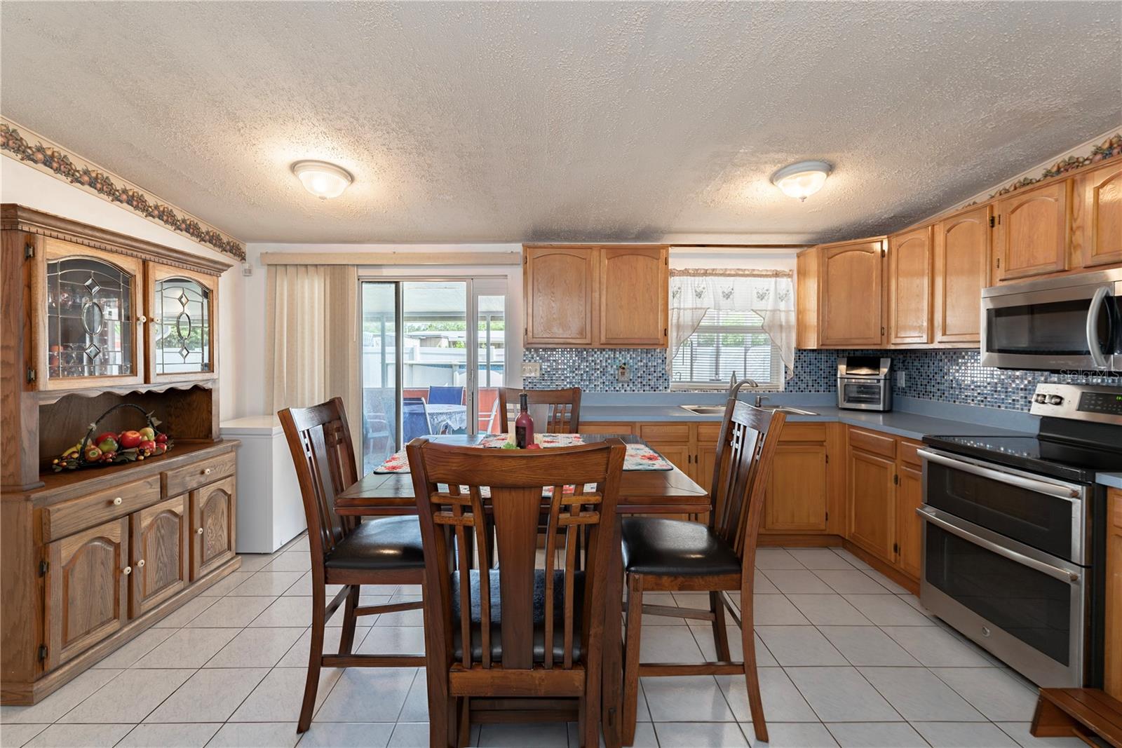 6913 W Clifton St Property Photo 17