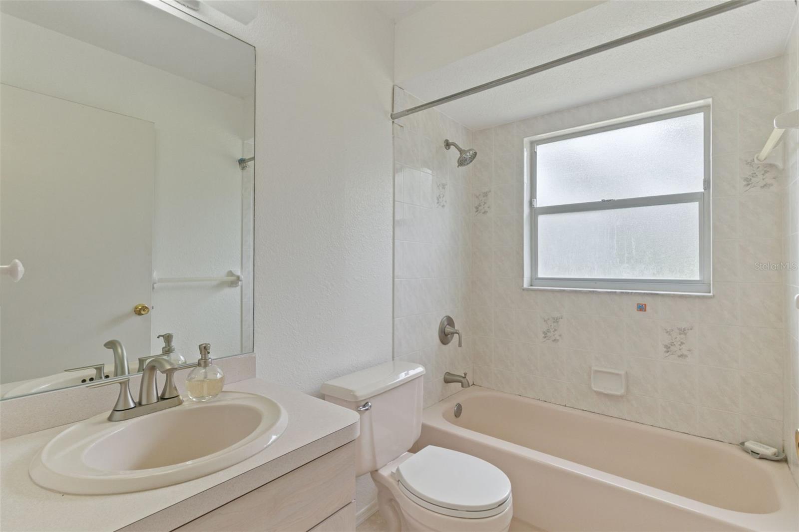1368 Blaisdell St Property Photo 21