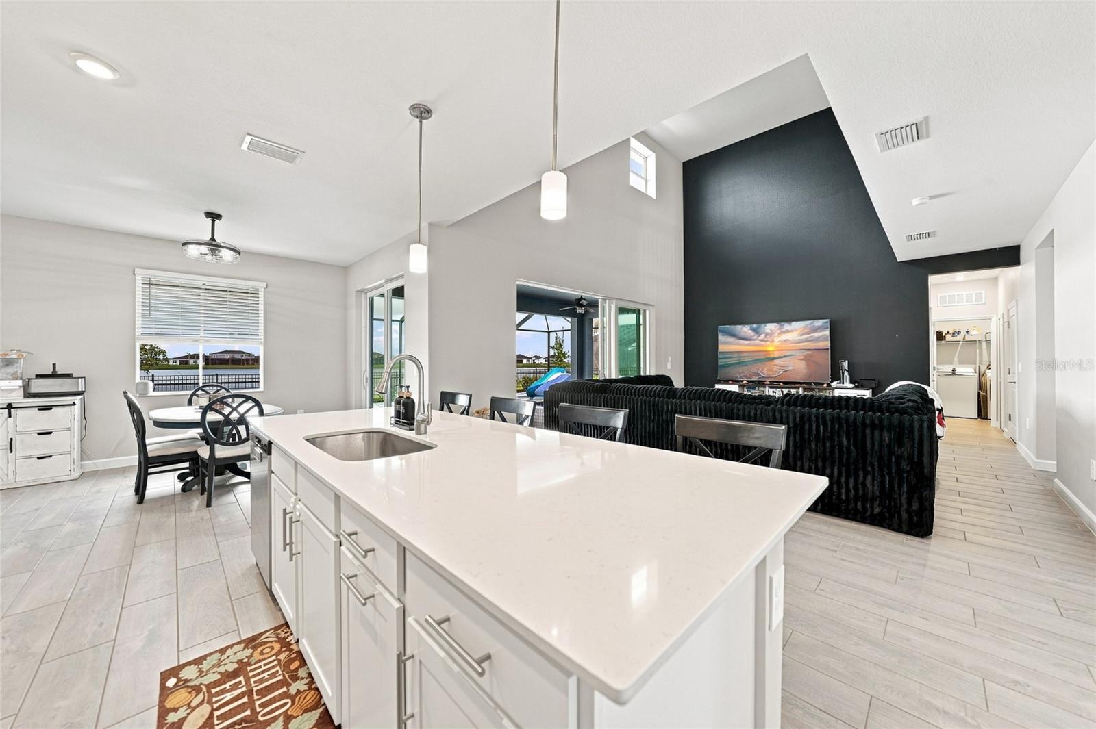 14550 Lagoon Ln Property Photo 11
