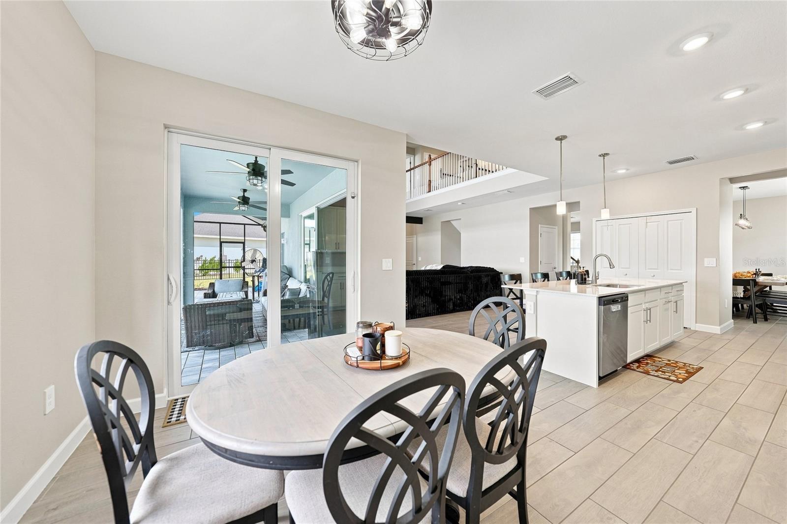 14550 Lagoon Ln Property Photo 13