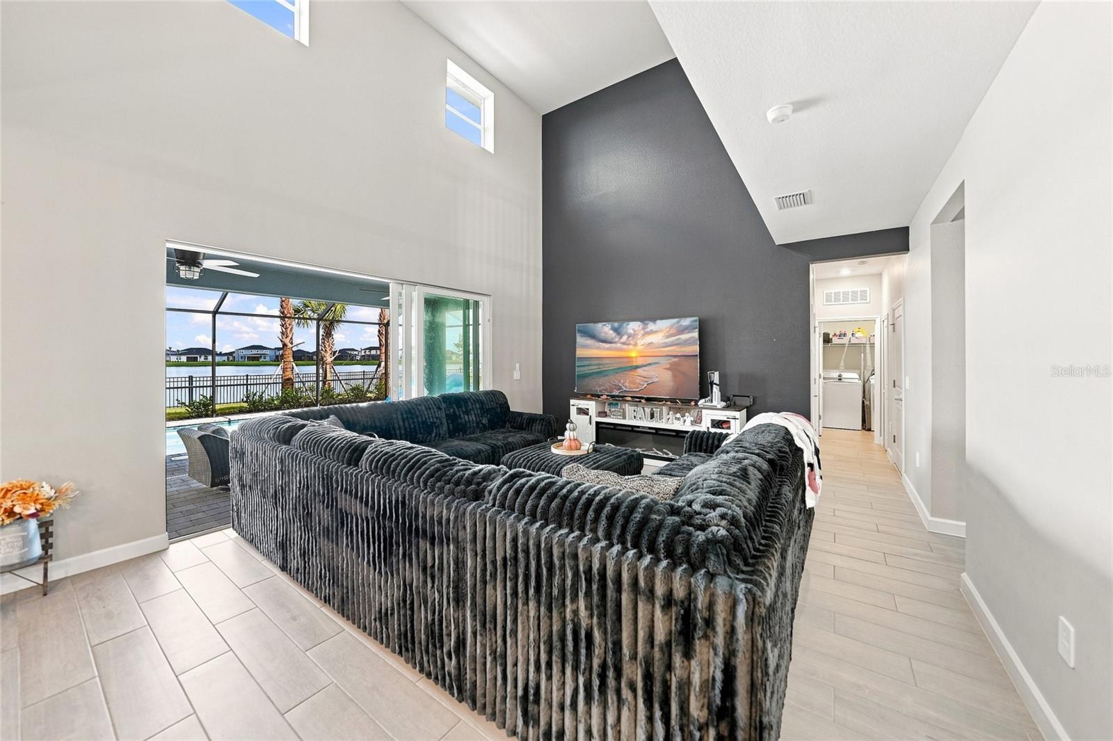 14550 Lagoon Ln Property Photo 18