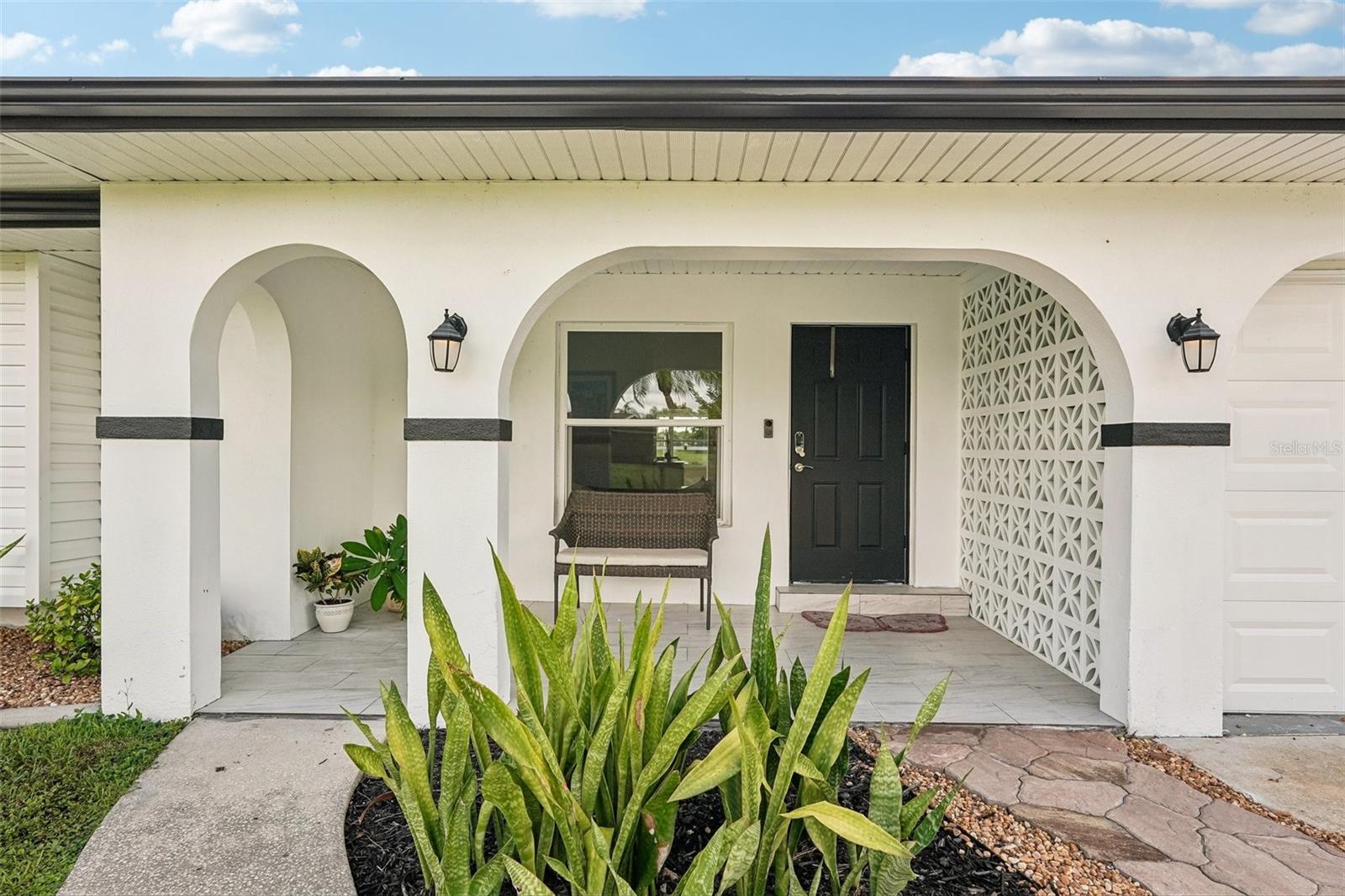 289 W Tarpon Blvd Nw Property Photo 6