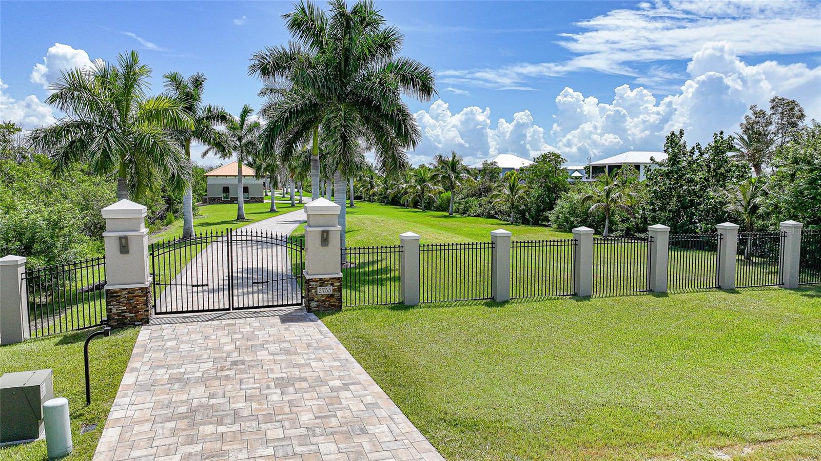 2755 Cussell Dr Property Photo 6