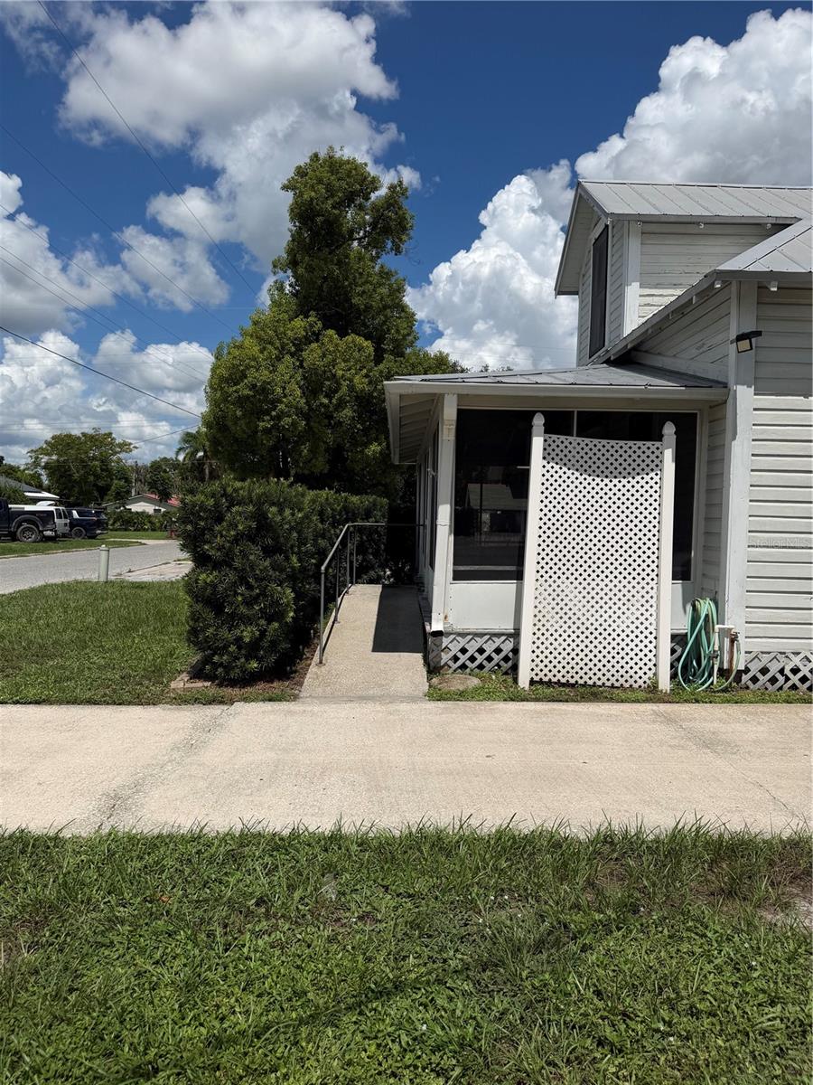 146 N Hernando Ave Property Photo 2