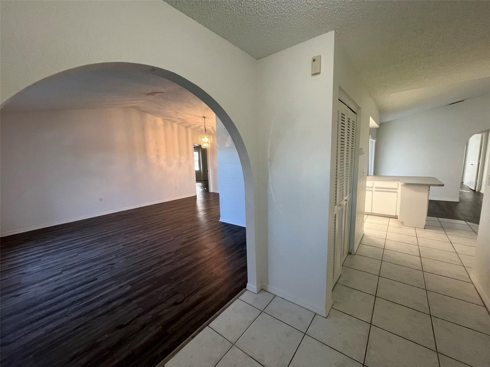 26453 Trinilas Dr Property Photo 2