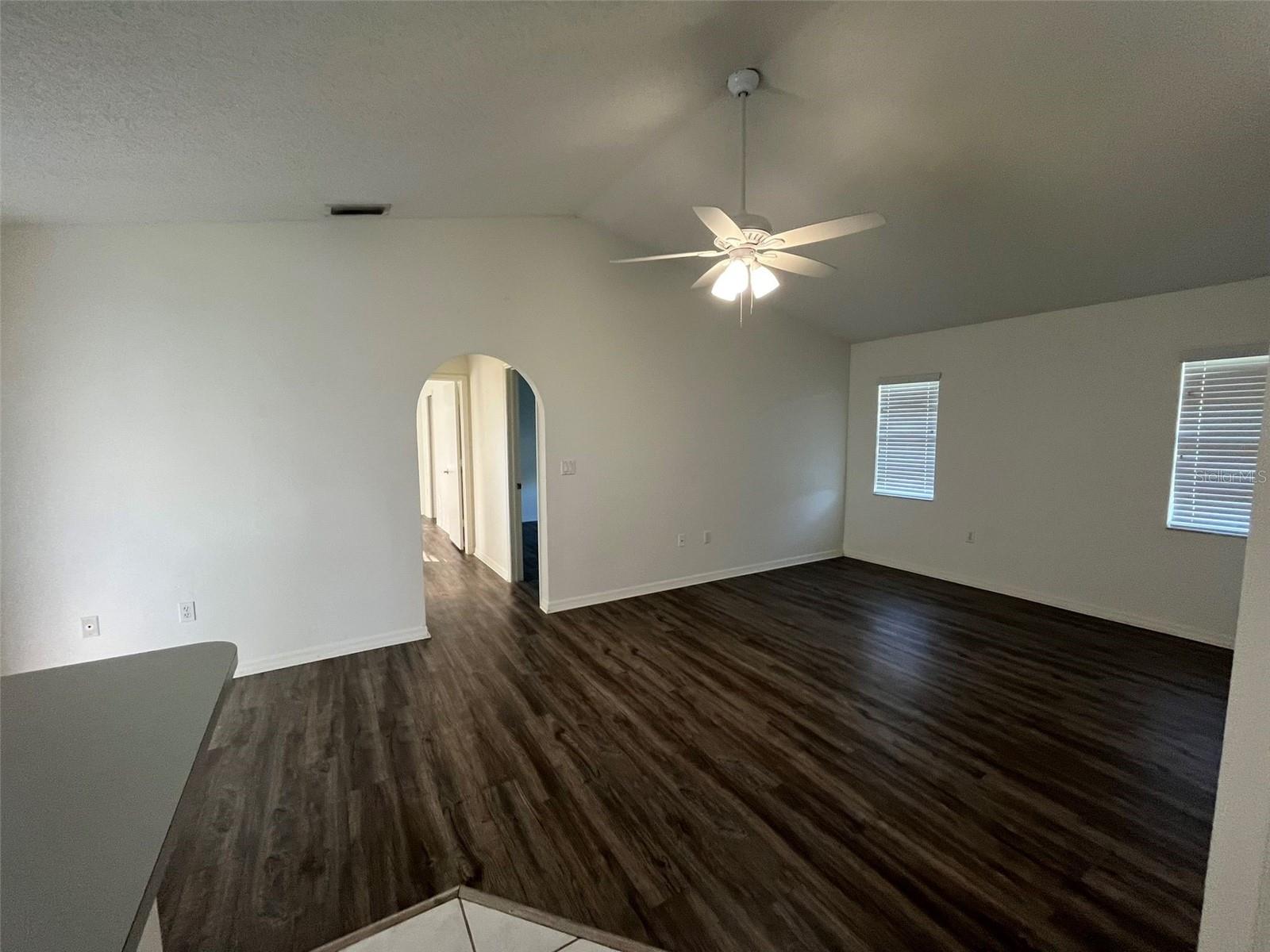 26453 Trinilas Dr Property Photo 4