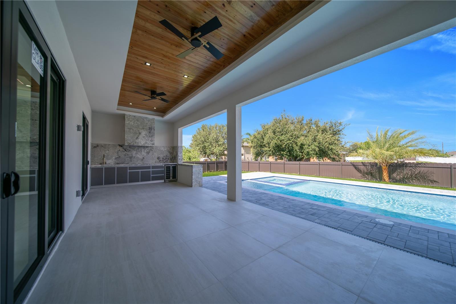 2421 N Santa Barbara Blvd N Property Photo 4