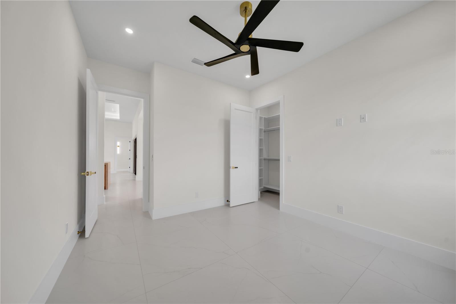 2421 N Santa Barbara Blvd N Property Photo 27
