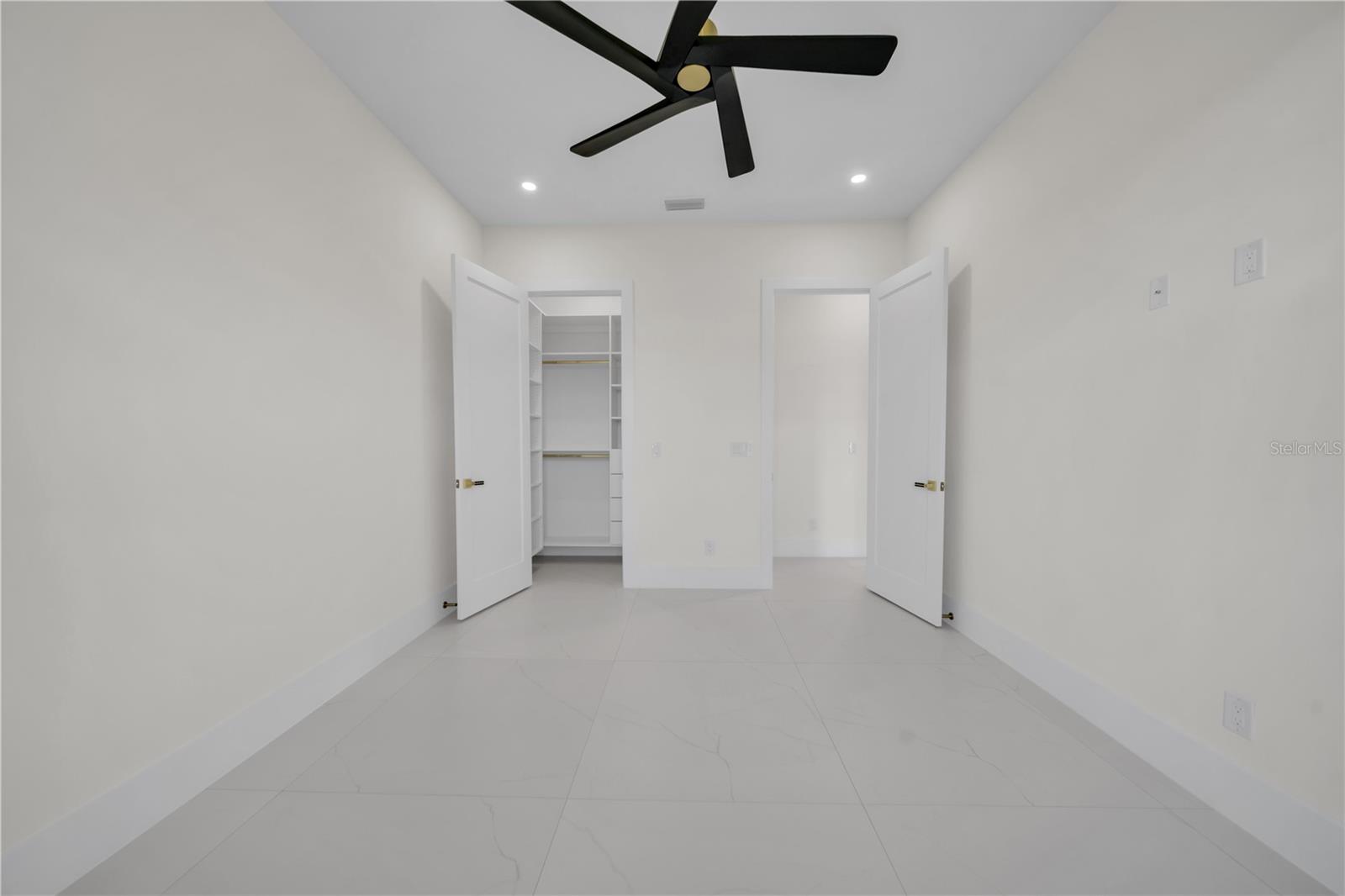 2421 N Santa Barbara Blvd N Property Photo 30