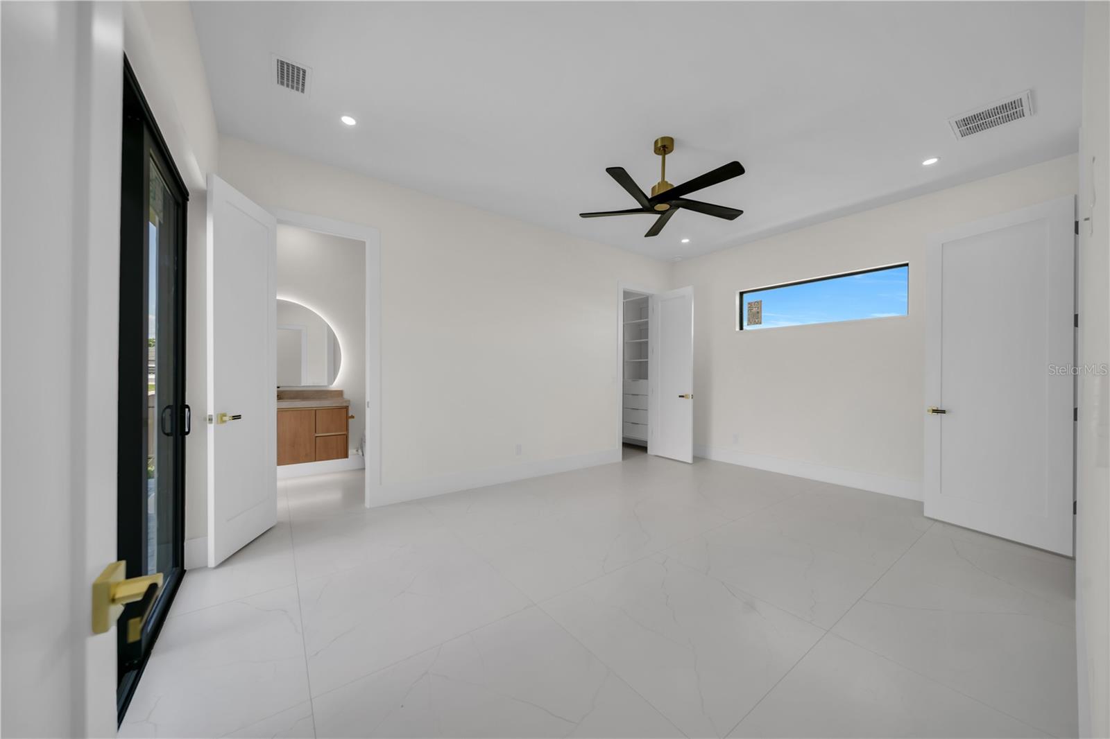 2421 N Santa Barbara Blvd N Property Photo 36