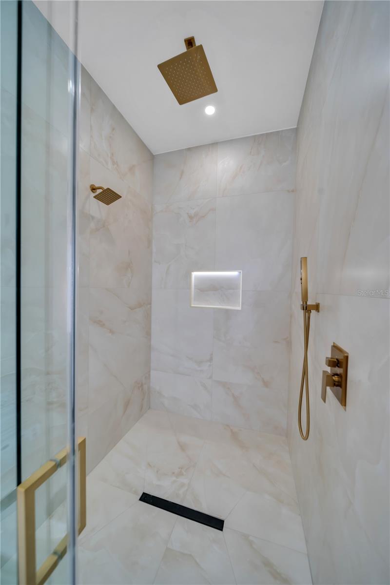2421 N Santa Barbara Blvd N Property Photo 43