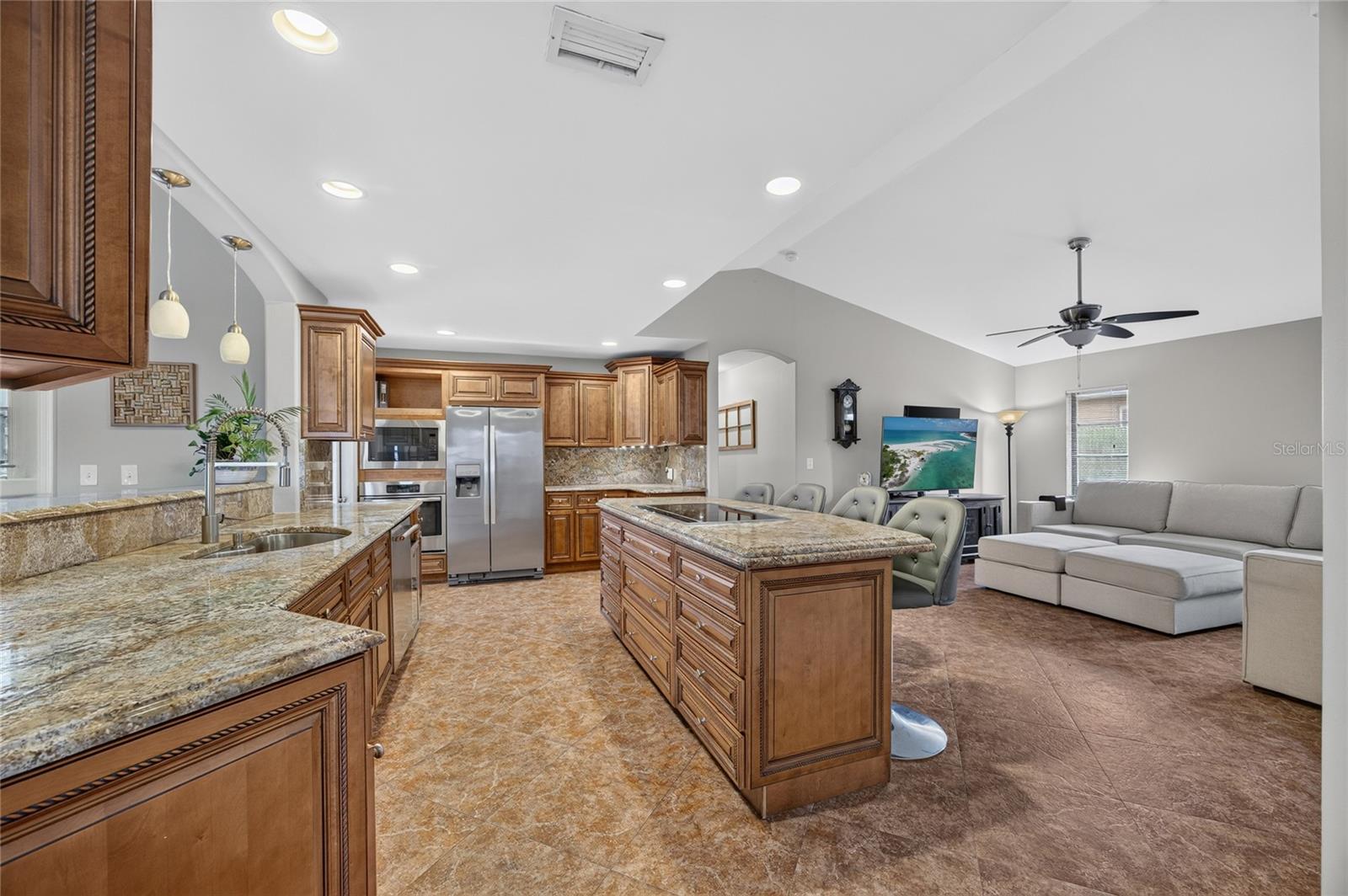 C7530497 Property Photo 15