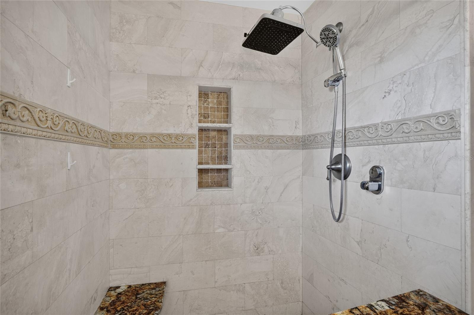 C7530497 Property Photo 27