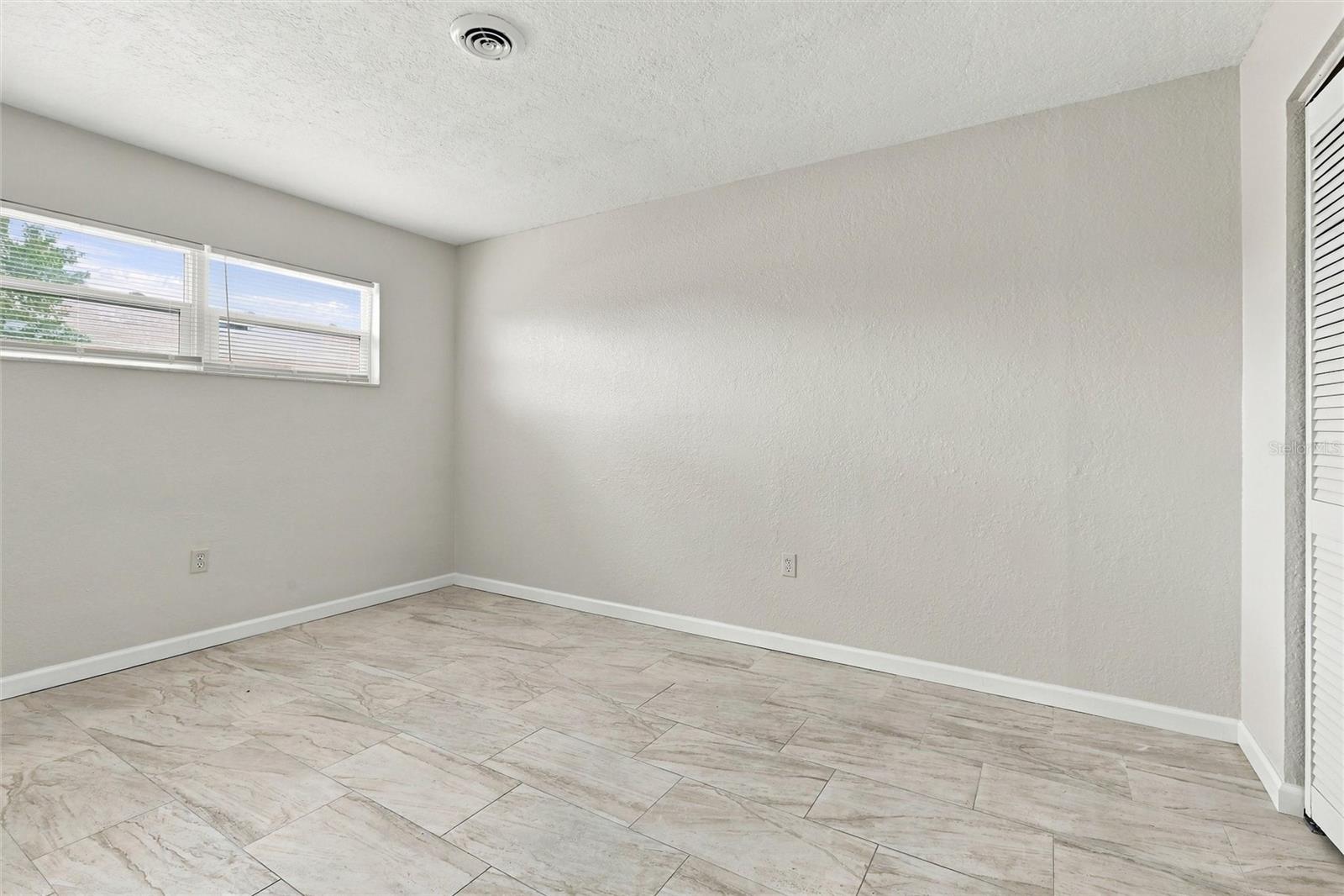 27264 Sunnybrook Rd Property Photo 14