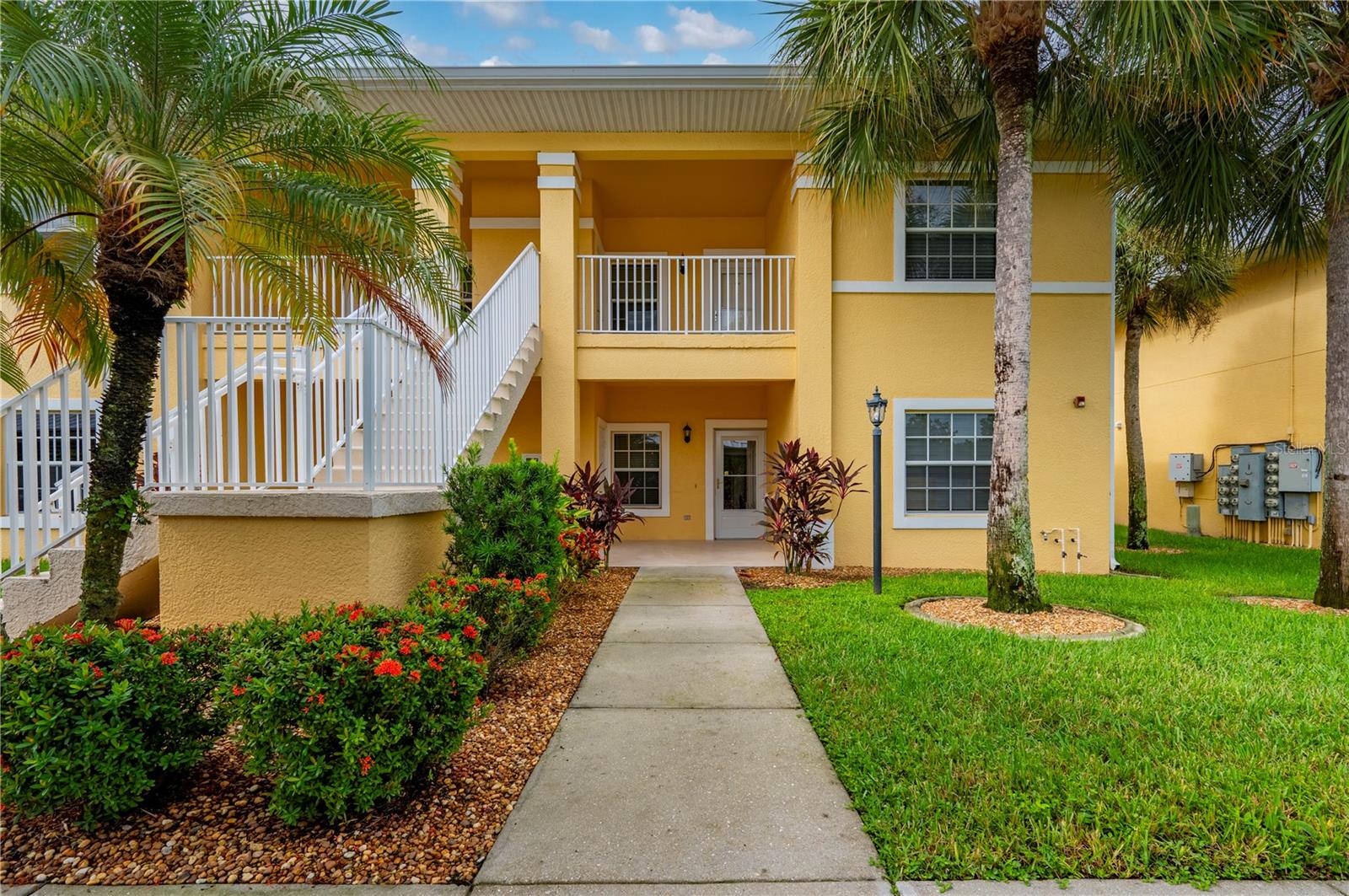 1295 Saxony Cir #2106 Property Photo 5