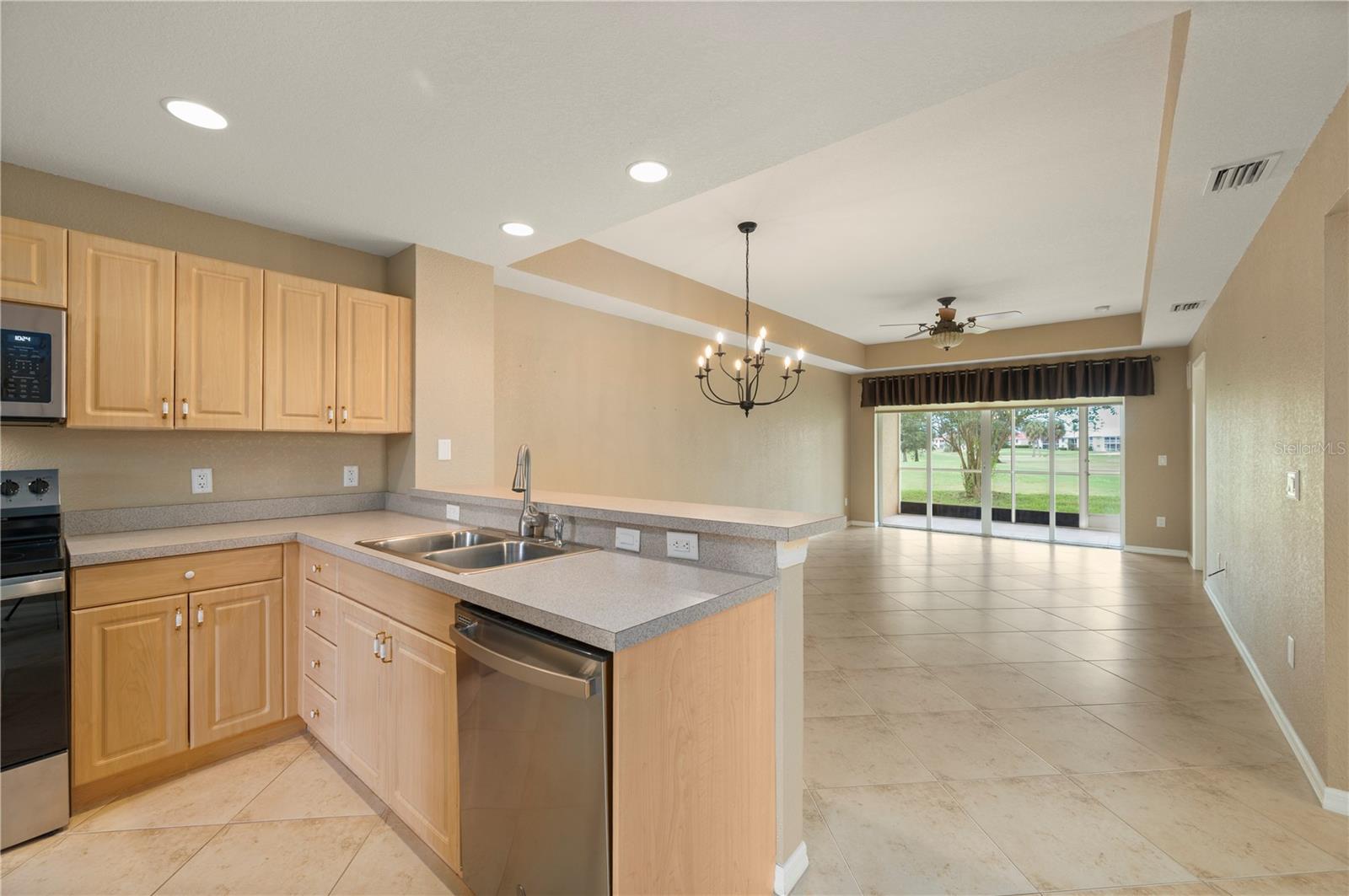 1295 Saxony Cir #2106 Property Photo 10