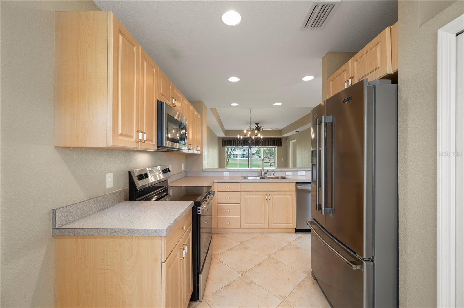 1295 Saxony Cir #2106 Property Photo 13