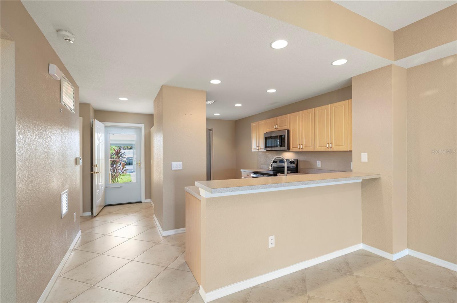 1295 Saxony Cir #2106 Property Photo 15
