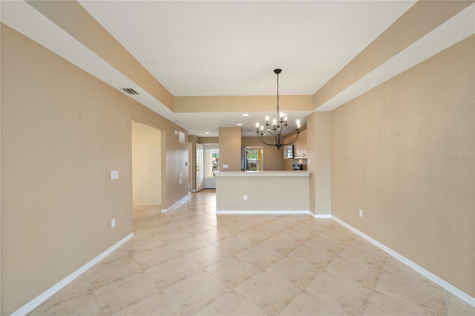 1295 Saxony Cir #2106 Property Photo 18