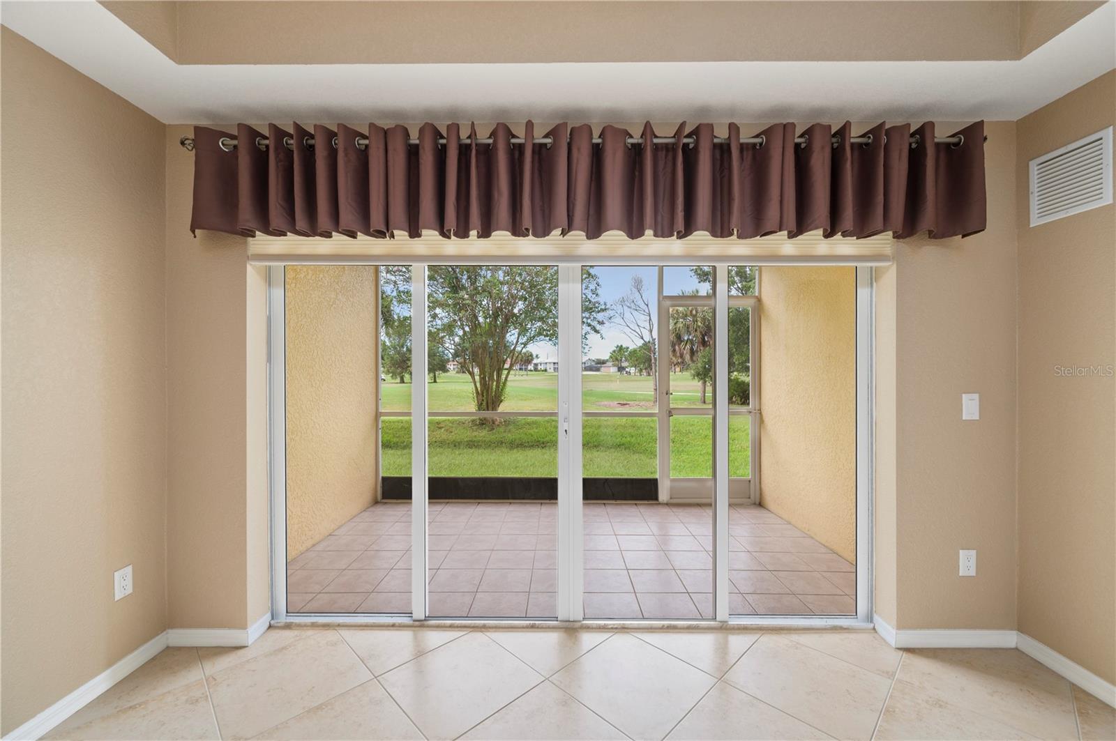 1295 Saxony Cir #2106 Property Photo 21
