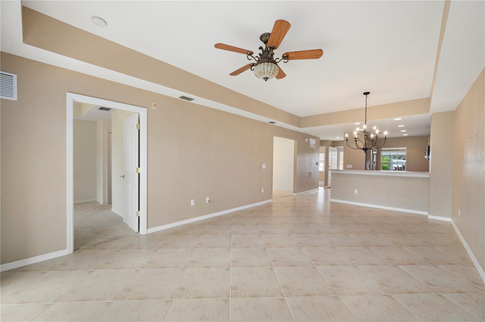1295 Saxony Cir #2106 Property Photo 22