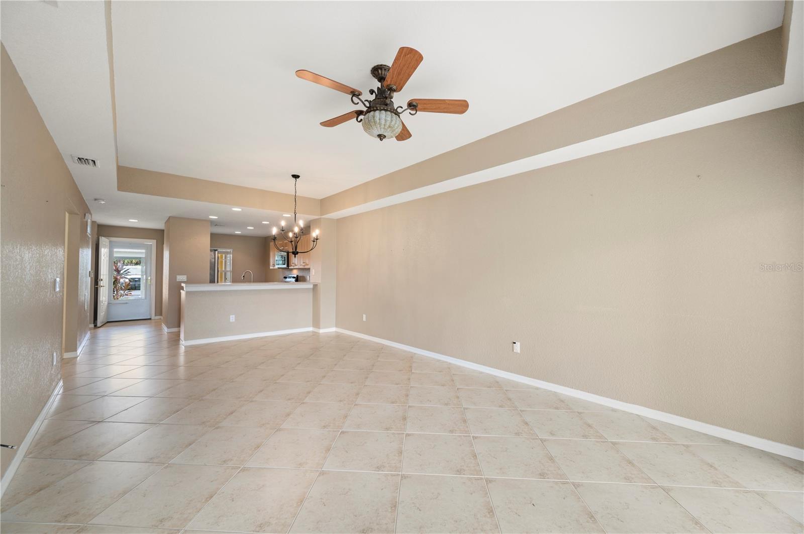 1295 Saxony Cir #2106 Property Photo 23