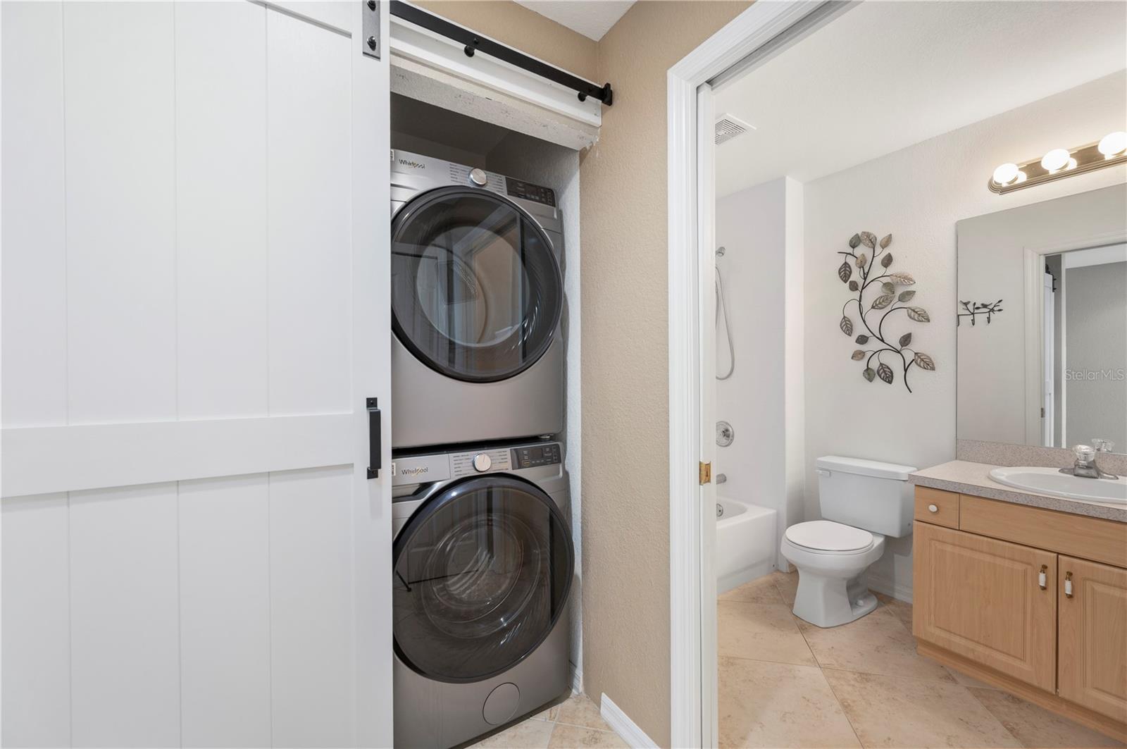 1295 Saxony Cir #2106 Property Photo 26