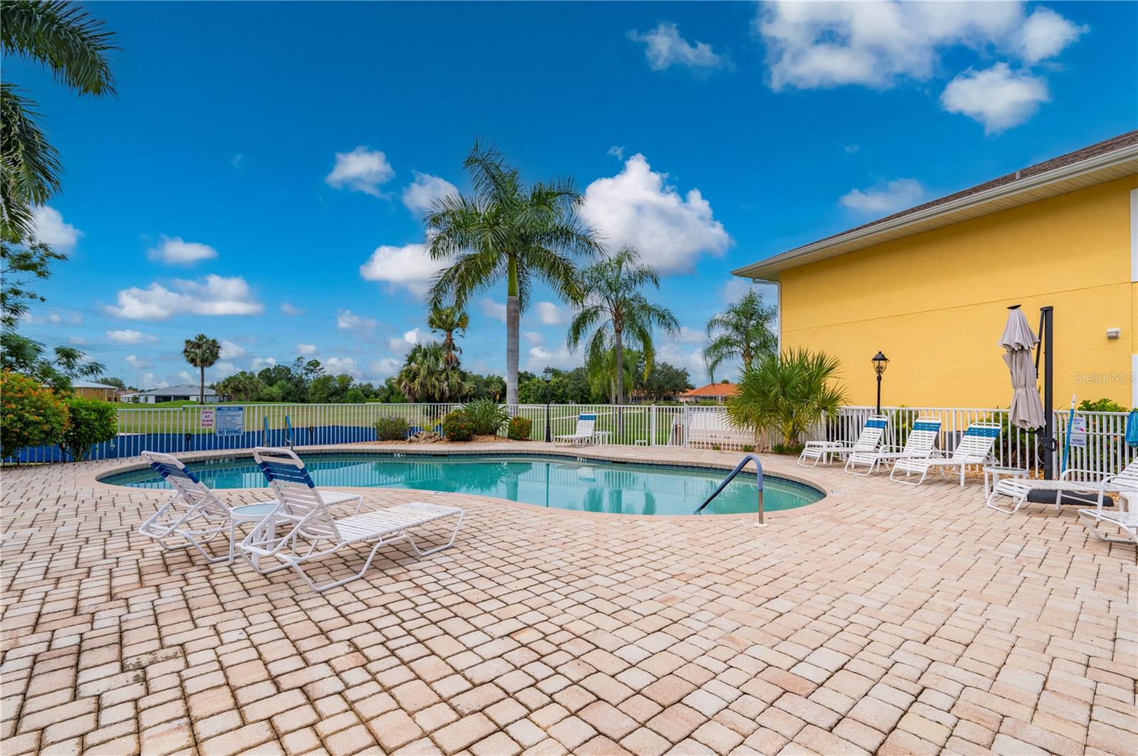 1295 Saxony Cir #2106 Property Photo 43