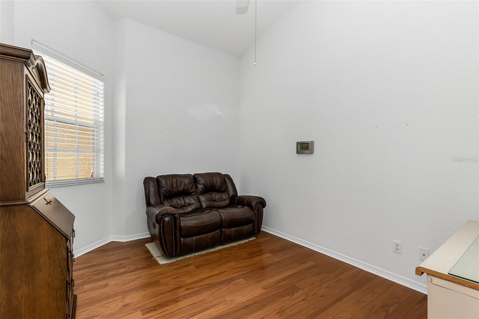10161 Arrowhead Dr Property Photo 5