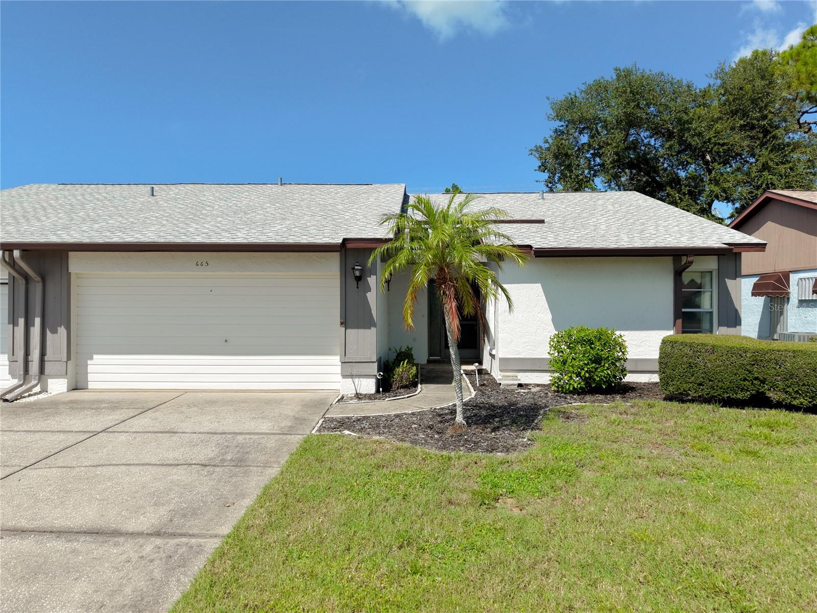 665 Foxwood Blvd Property Photo 1
