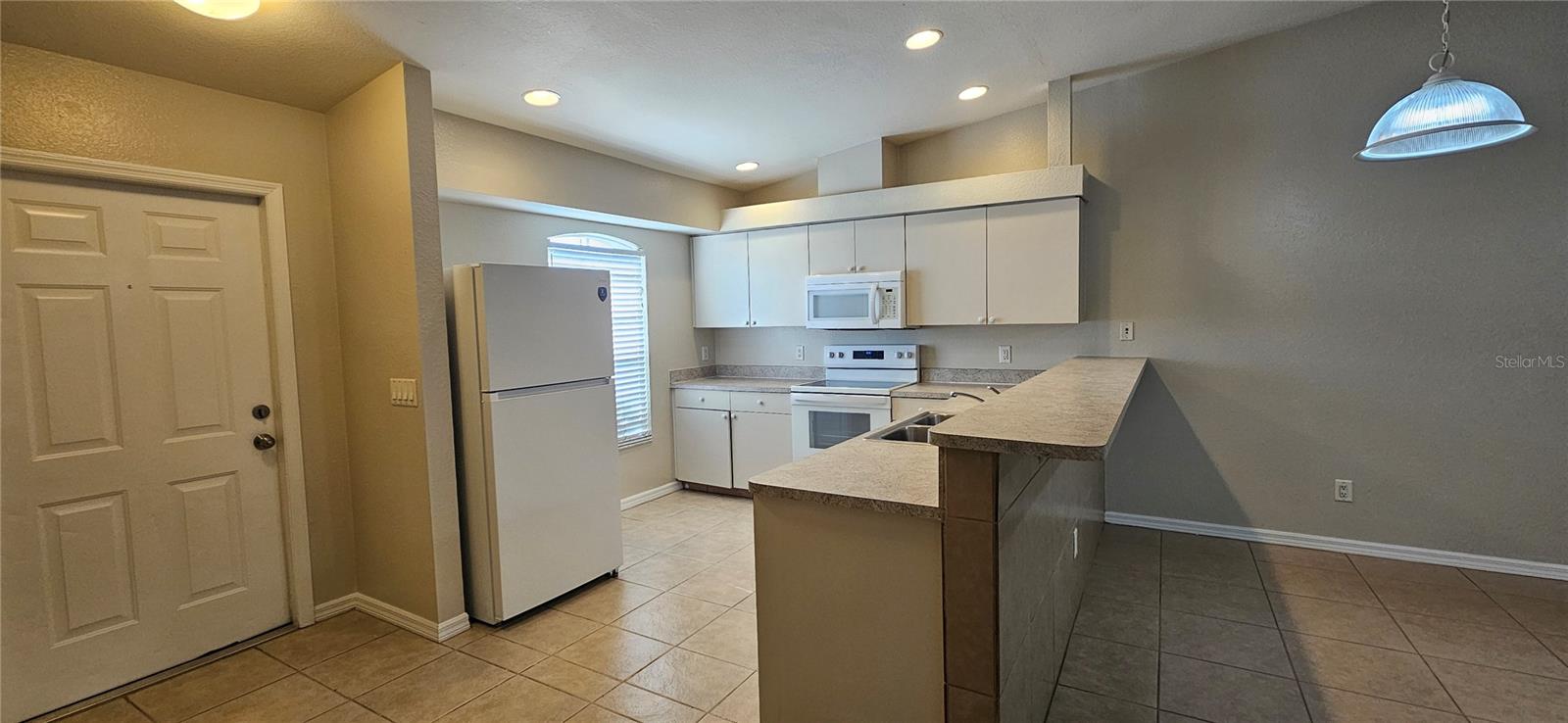 1626 Sw Santa Barbara Pl Property Photo 2