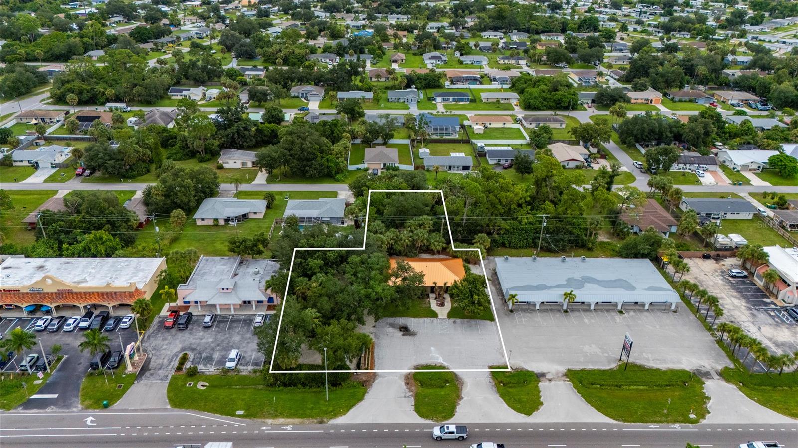2716 Tamiami Trl Property Photo 3