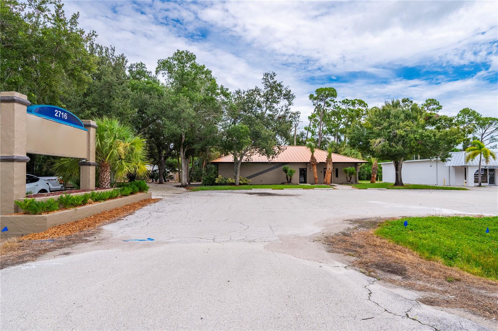 2716 Tamiami Trl Property Photo 5
