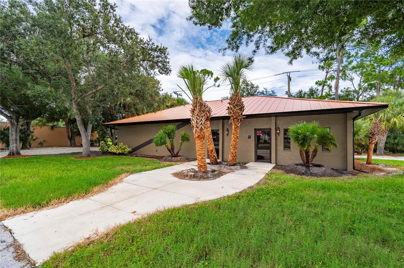 2716 Tamiami Trl Property Photo 6