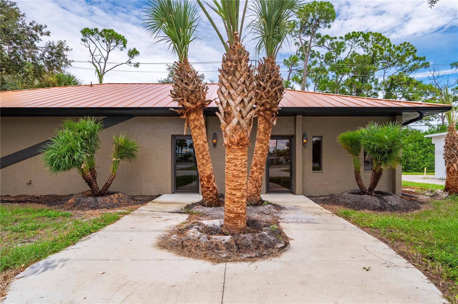 2716 Tamiami Trl Property Photo 7