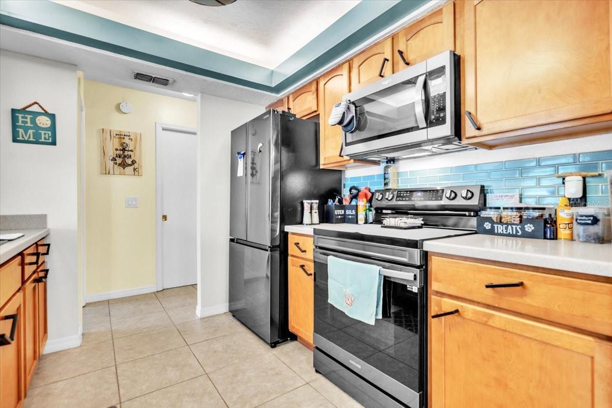 766 Sidney Ter Property Photo 12