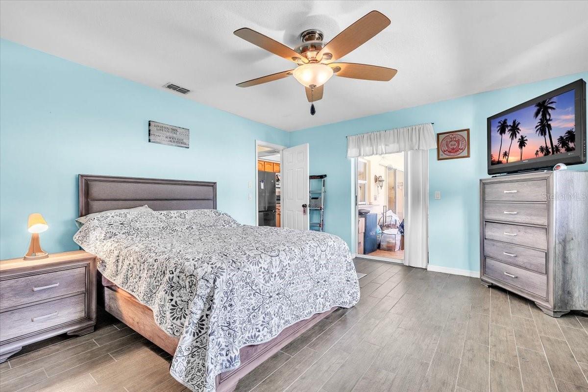 766 Sidney Ter Property Photo 14