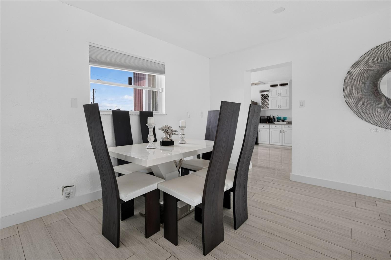 6484 Angle Pl Property Photo 10