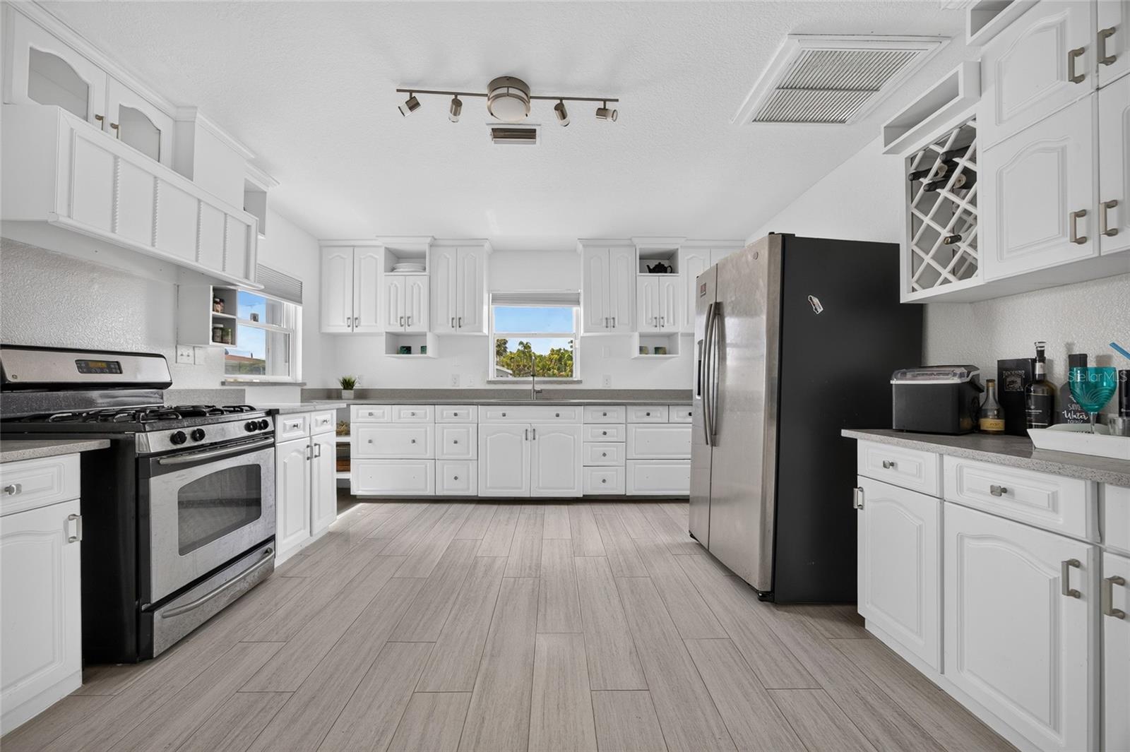 6484 Angle Pl Property Photo 12