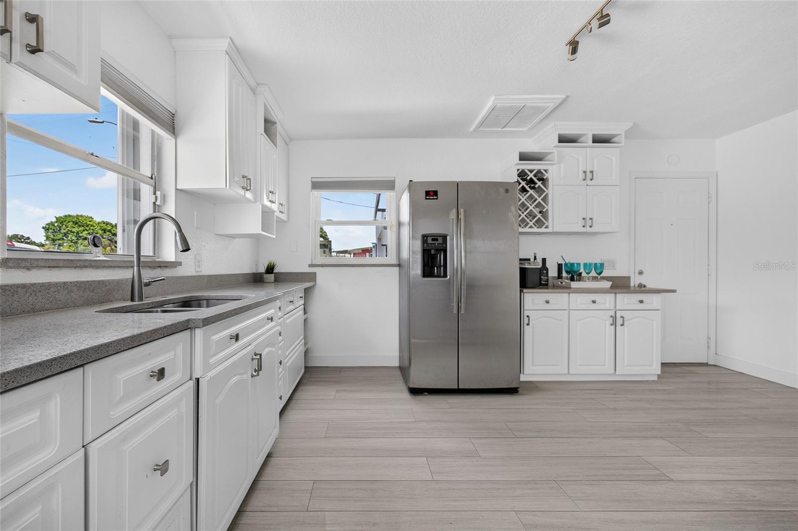 6484 Angle Pl Property Photo 13