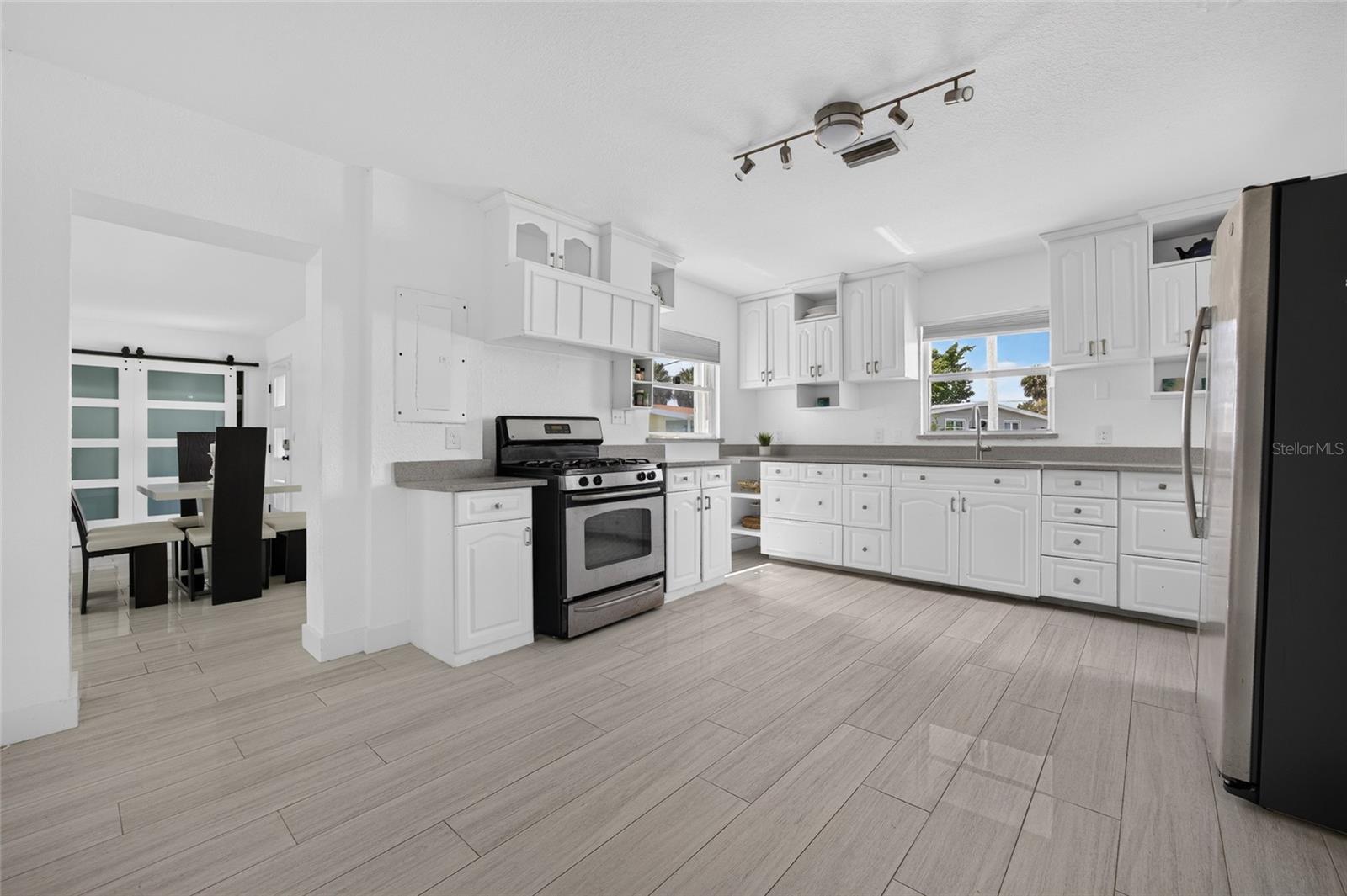6484 Angle Pl Property Photo 15