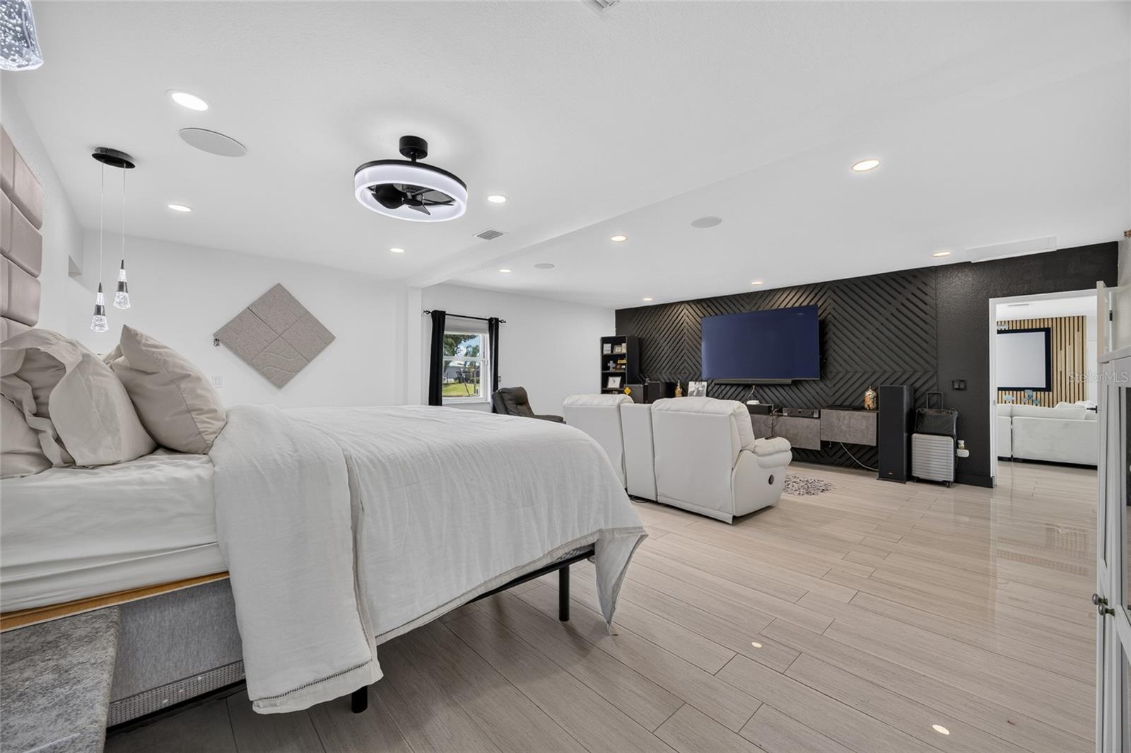 6484 Angle Pl Property Photo 19