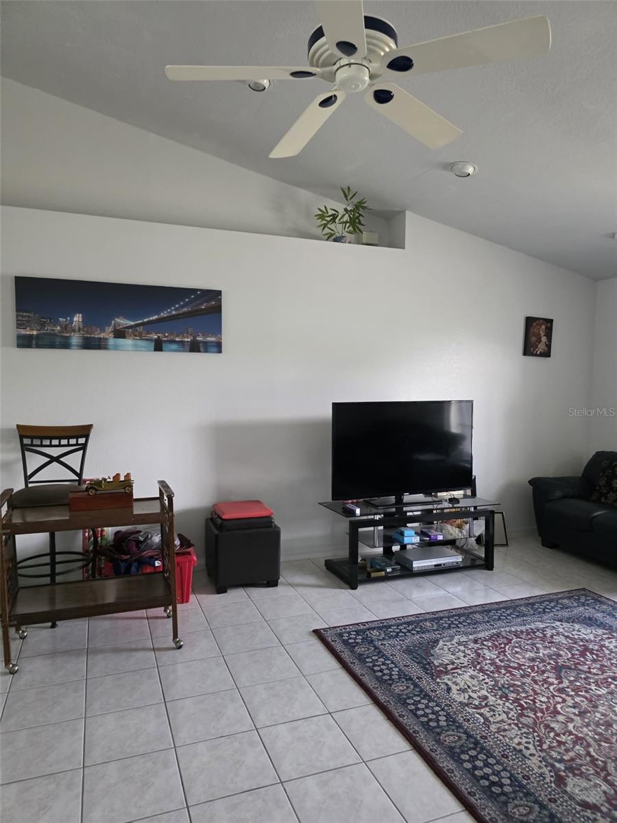 22353 La Guardia Ave Property Photo 7