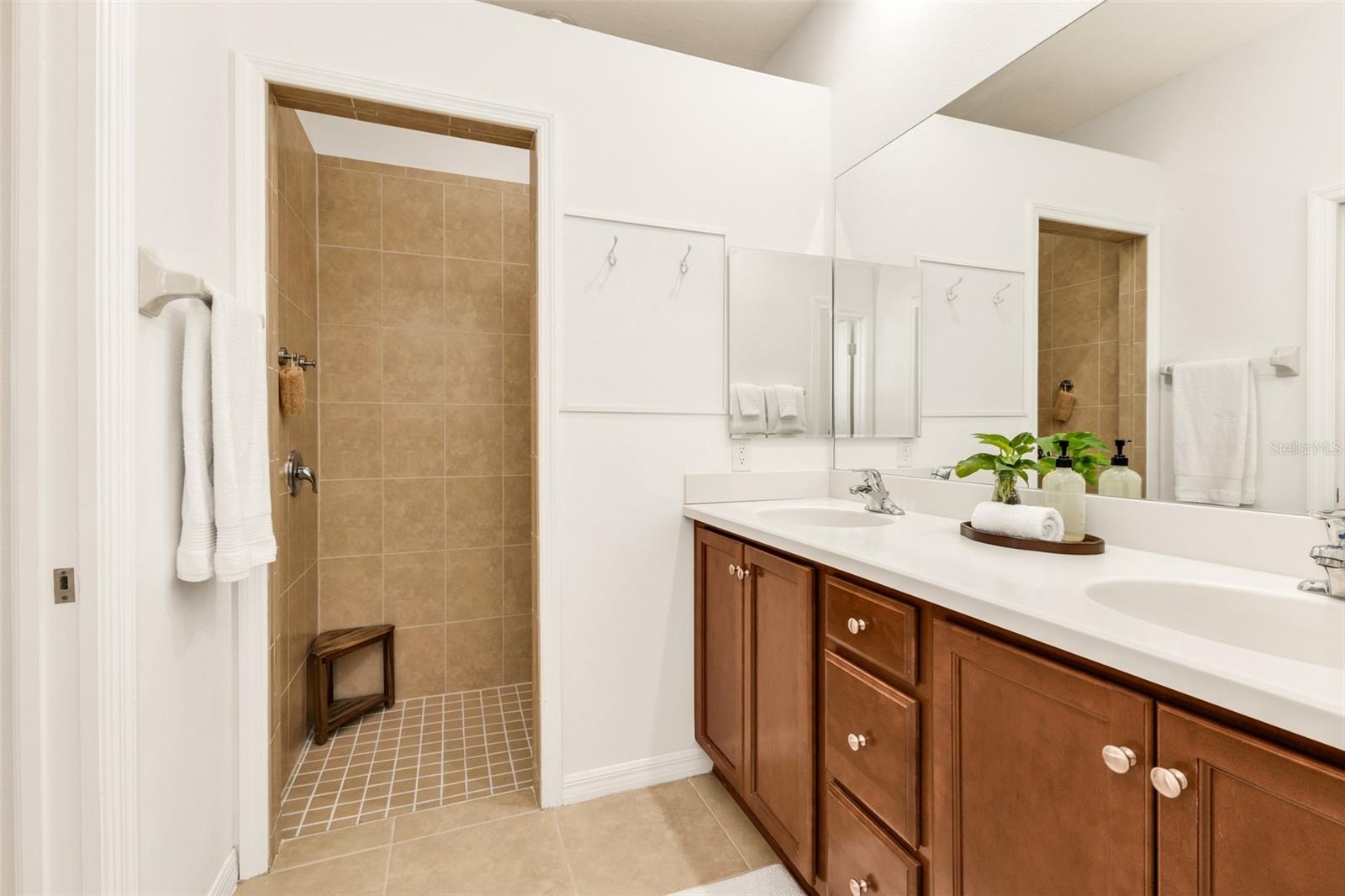 24913 Drumblaire Ct Property Photo 17
