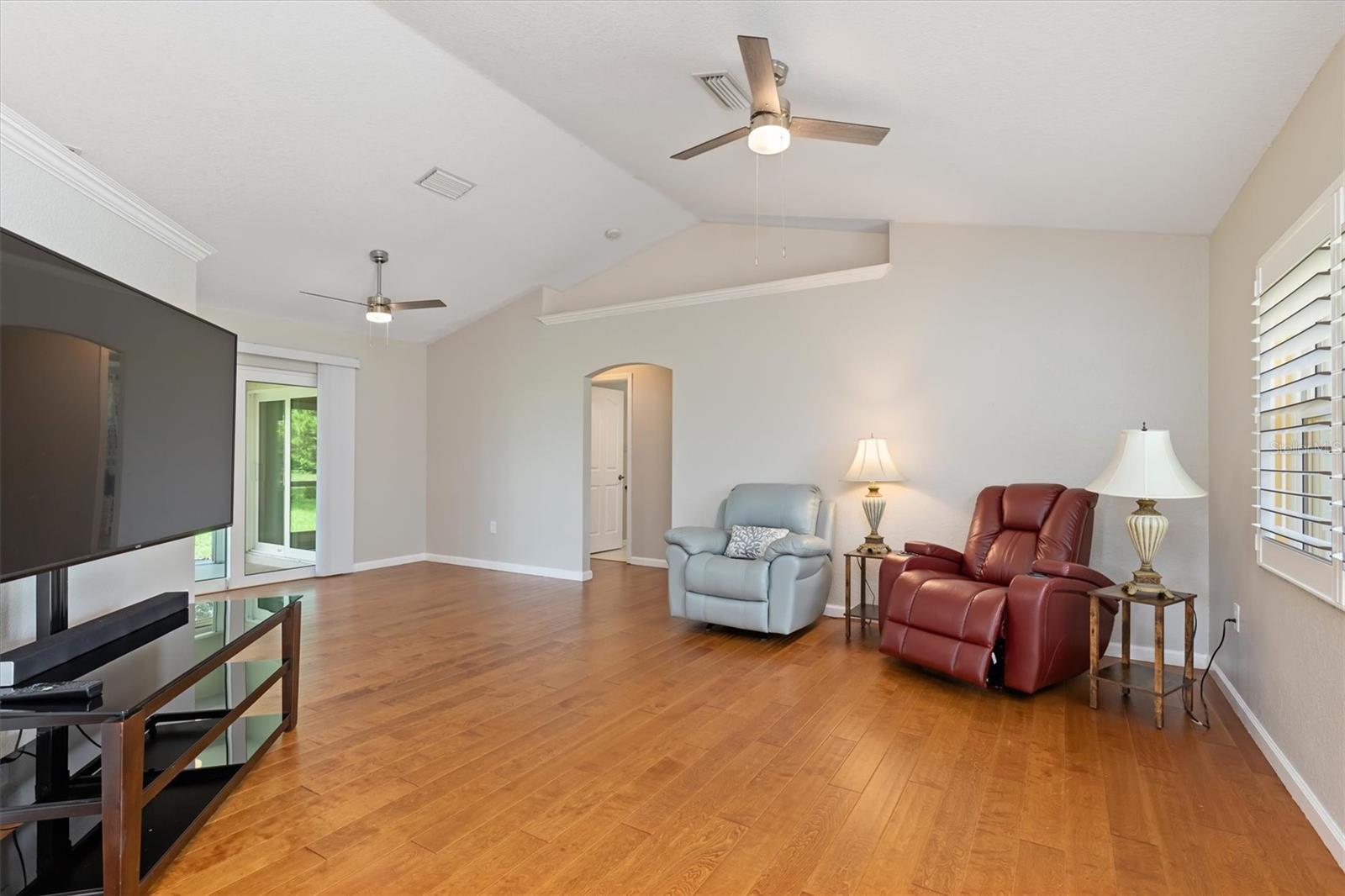 2058 Emrick St Property Photo 4