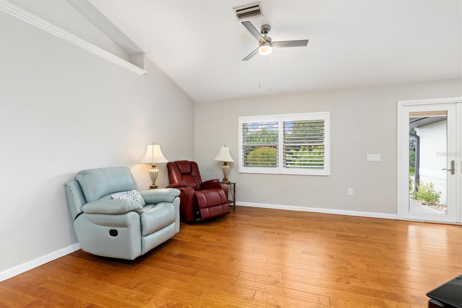 2058 Emrick St Property Photo 8
